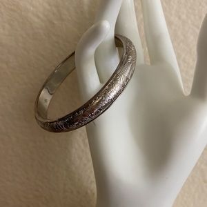 Vintage 90s Scrolls Silver Toned Metal Bangle